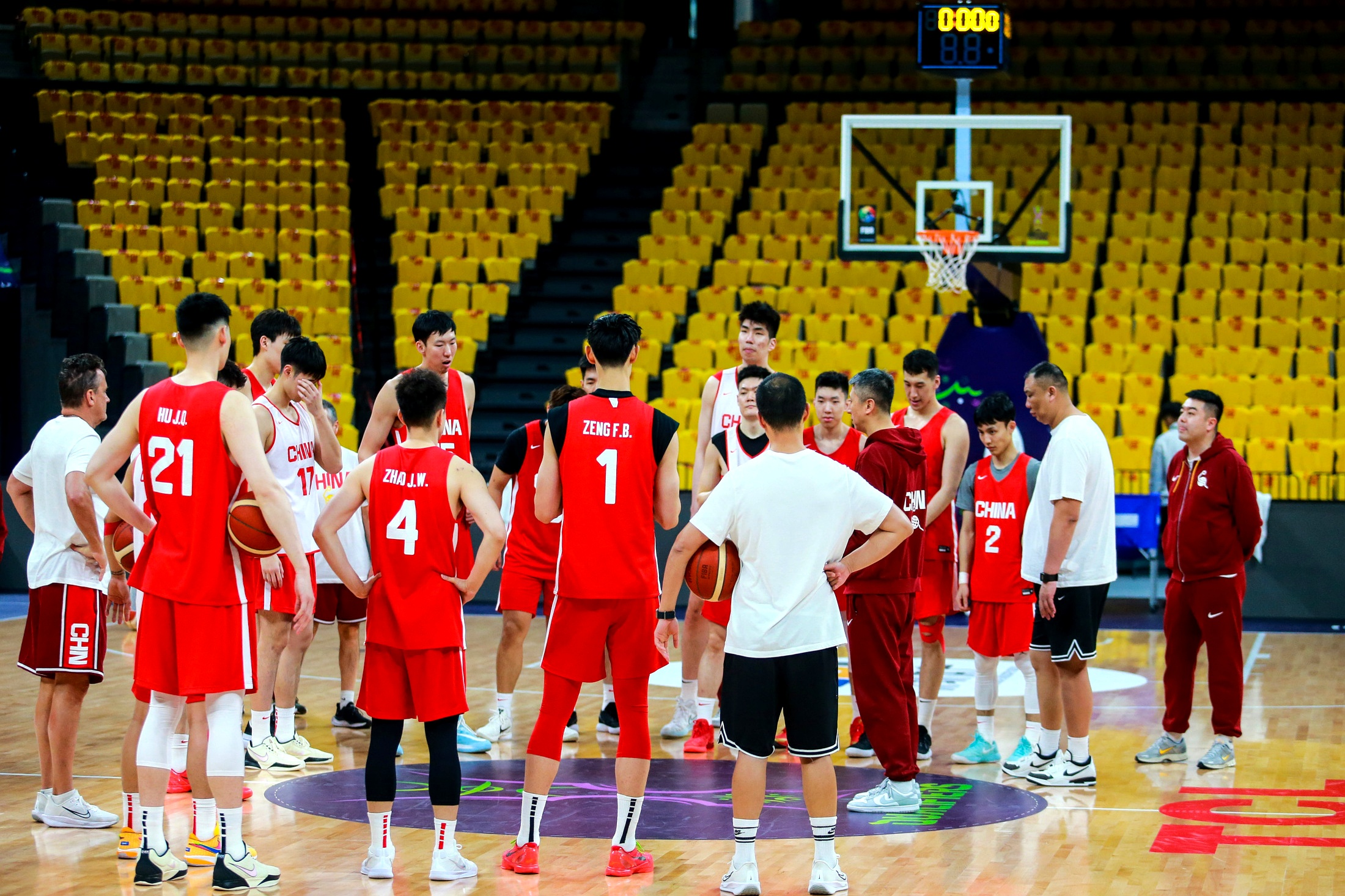 关于西甲倒计时；深圳男篮冲刺阶段远射贴柱；细节引发关注；质疑声仍在；身体对抗强度拉满的信息多米体育官方网站